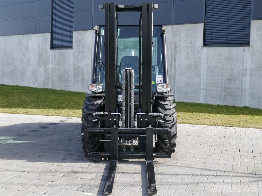 Manitou MC 25-4 Rough terrain trucks
