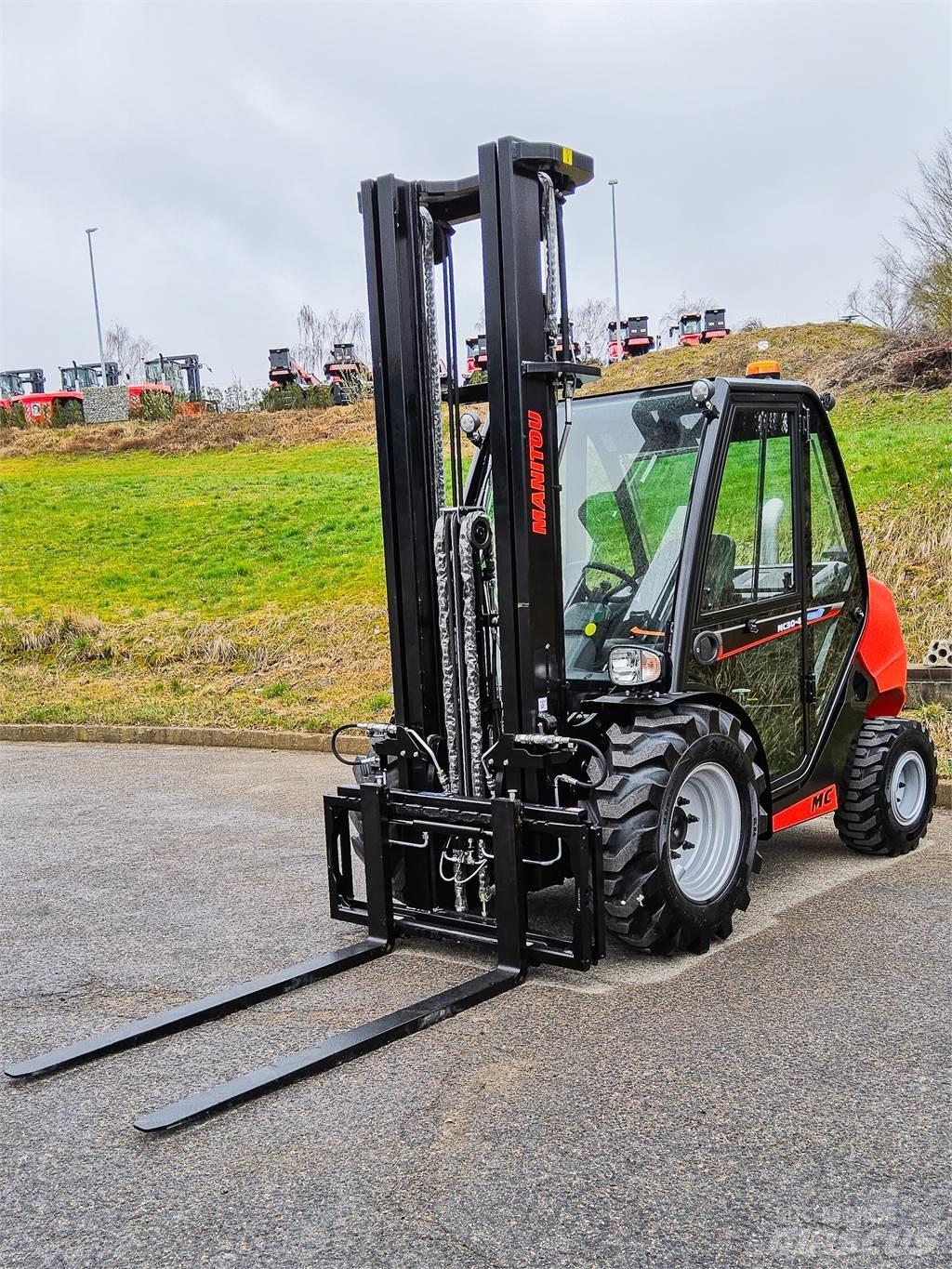 Manitou MC 30-4 Rough terrain trucks