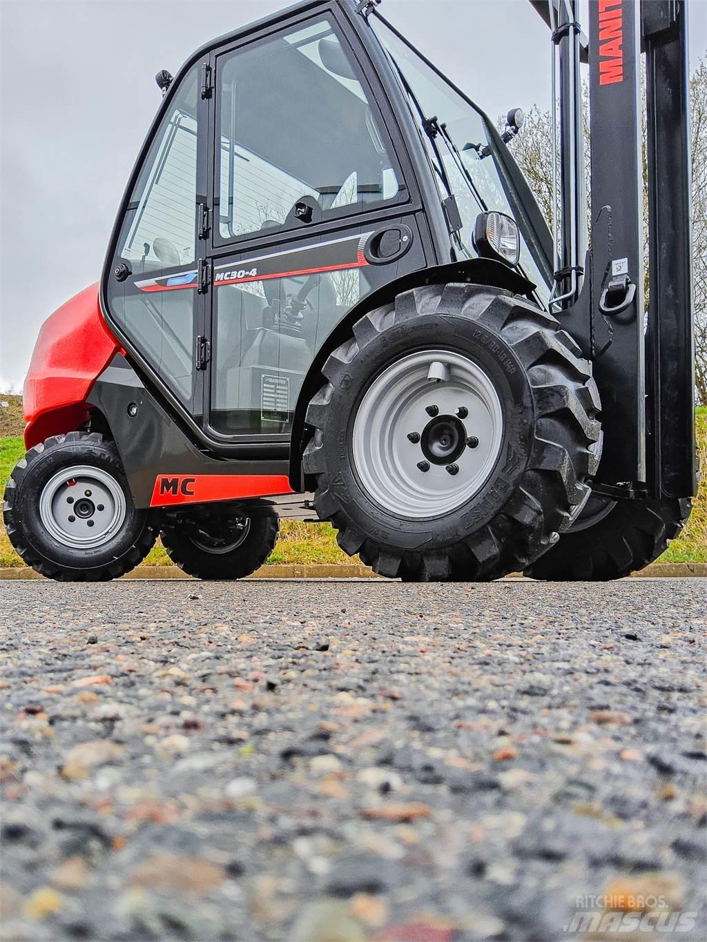 Manitou MC 30-4 Rough terrain trucks