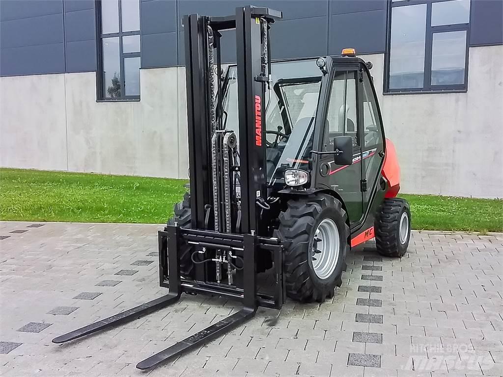Manitou MC 30-4 Rough terrain trucks