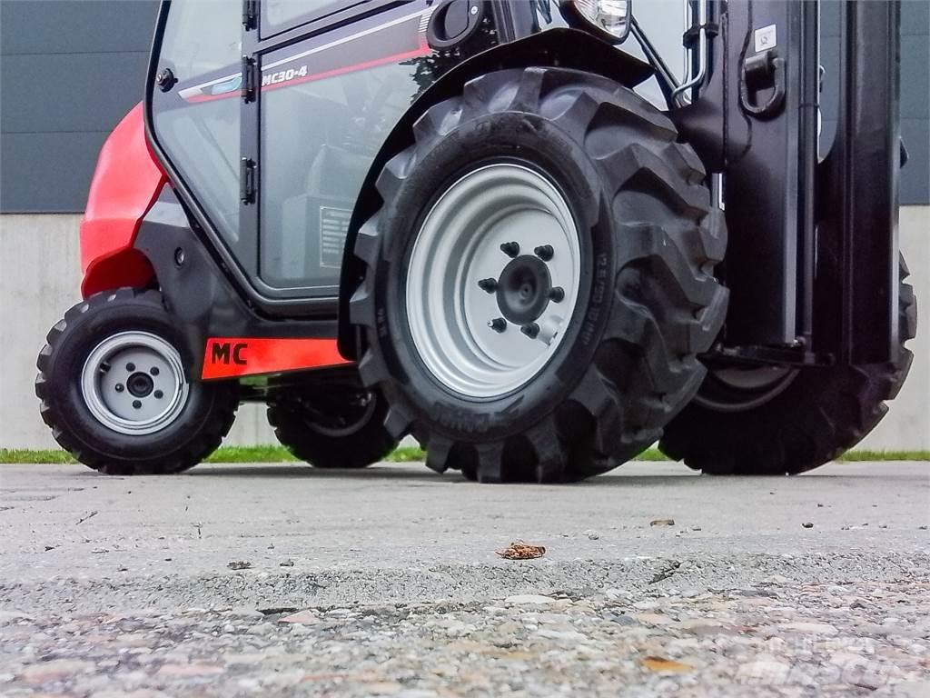 Manitou MC 30-4 Rough terrain trucks