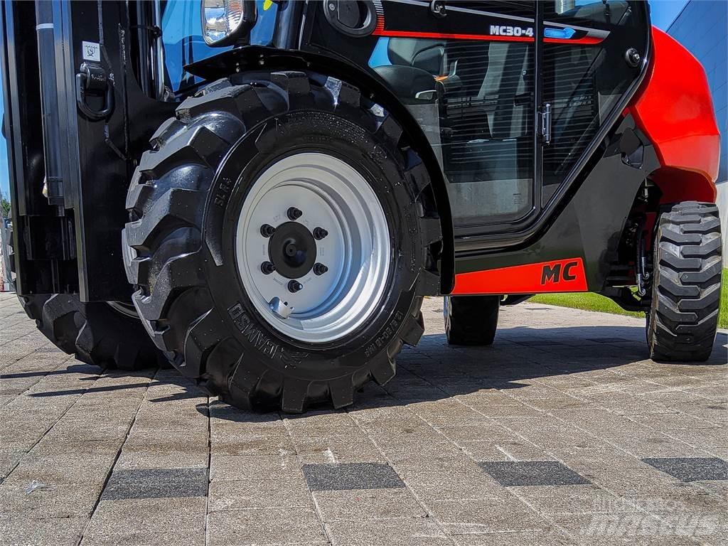 Manitou MC 30-4 Rough terrain trucks