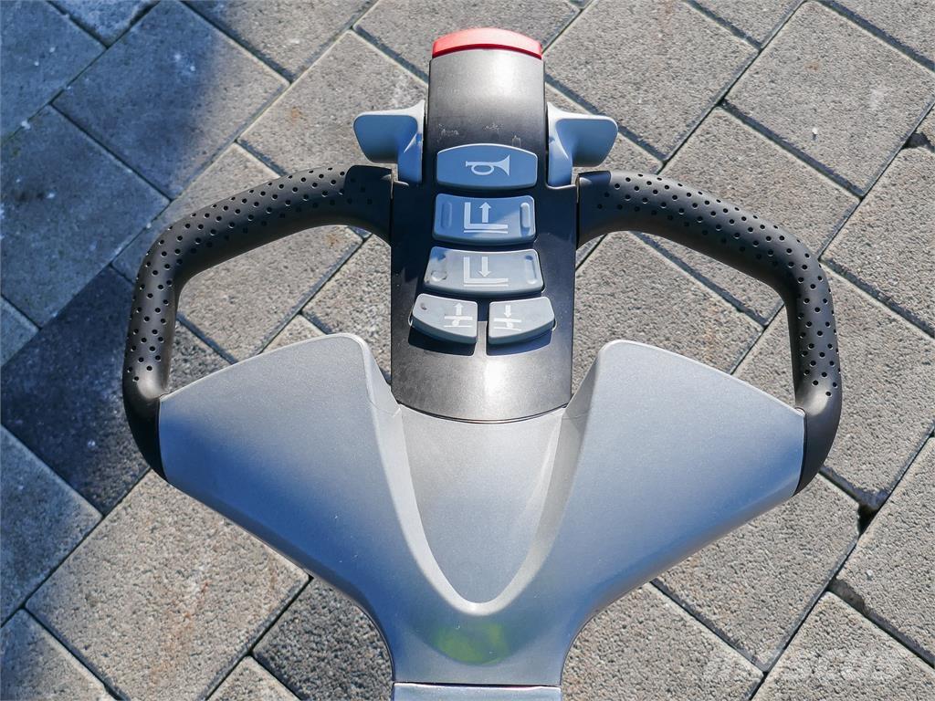 Still EXV 14i Pedestrian stacker