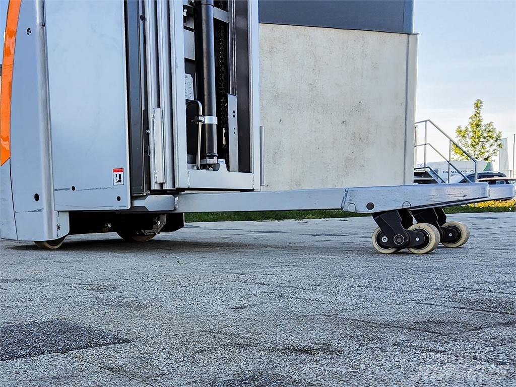 Still EXV SF16i Pedestrian stacker