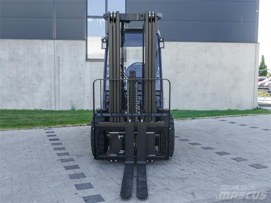 Toyota 52-8FDJF35 Diesel trucks