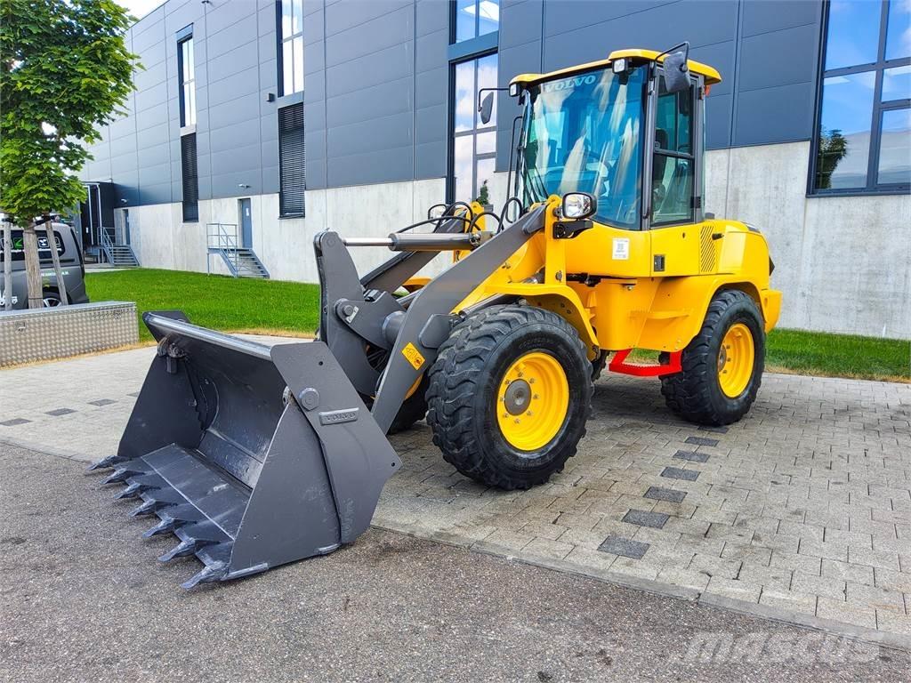Volvo L 30G Mini excavators < 7t (Mini diggers)