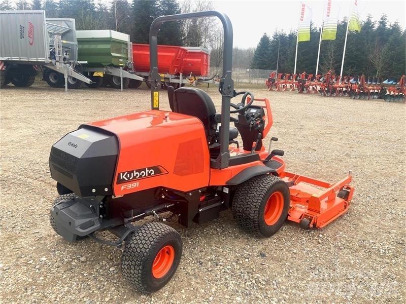Kubota F-391 Utility tool carriers