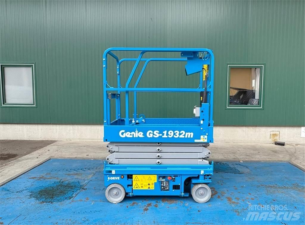 Genie GS-1932m E-Drive Scissor lifts