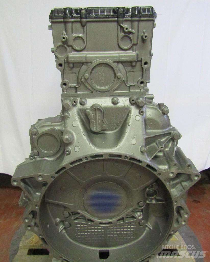 Detroit DD15 Engines