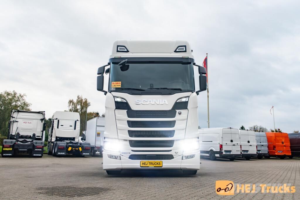 Scania S660 A6x2/4NB Tractor Units