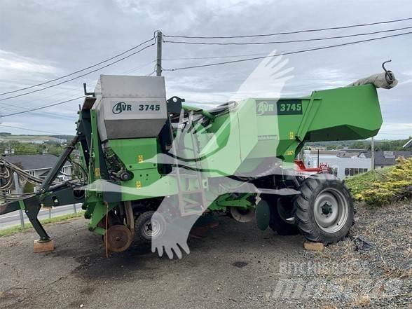 AVR 3745 Planters