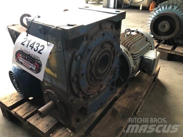  18 kW Vinkelgearmotor Engines