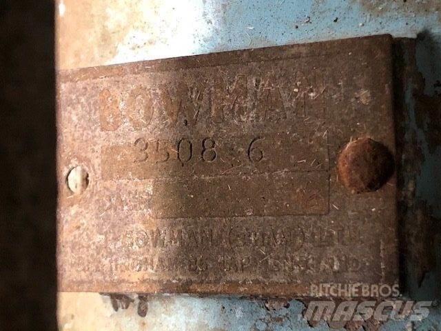 Bowman GL400 Oliekøler Construction - Others