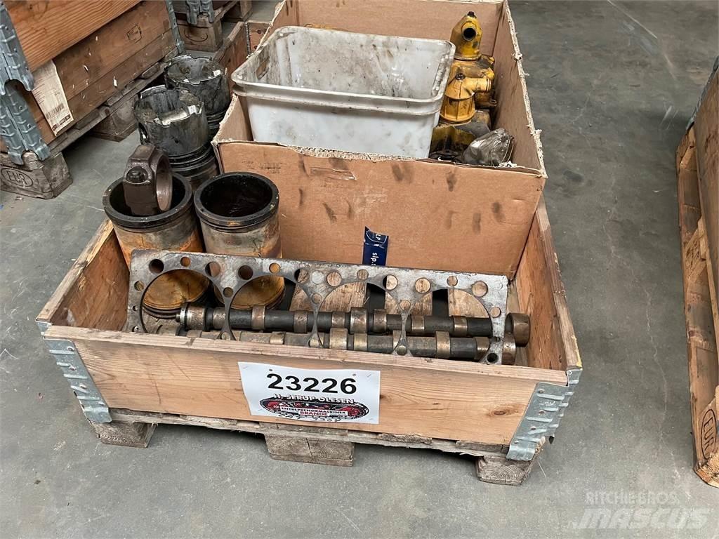  Diverse dele ex. Cat 3304 Engines