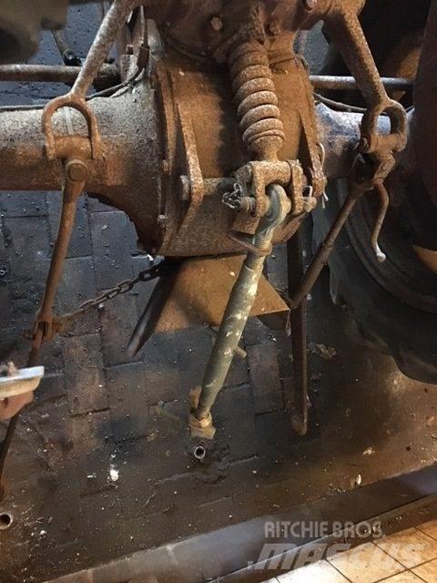 Ferguson traktor, Benzin Construction - Others