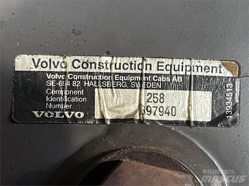  Hydraulik Tank, Volvo L90E Hydraulics