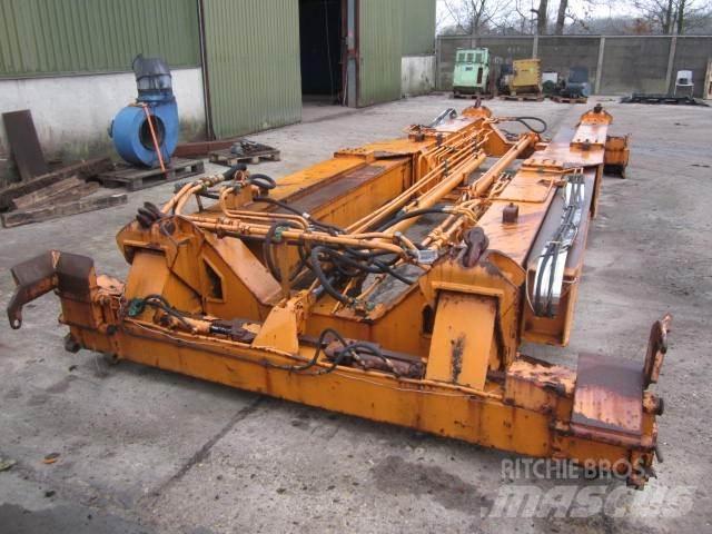  Spreader 20 to 40 ft. Storage containers