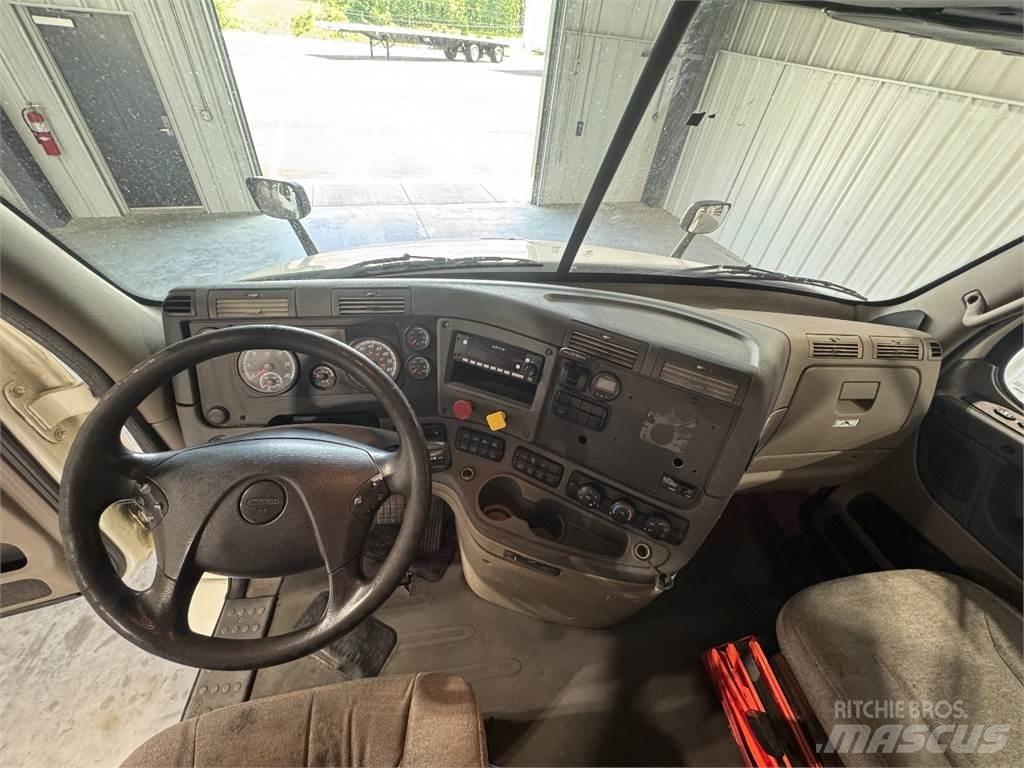 Freightliner CA113 Tractor Units