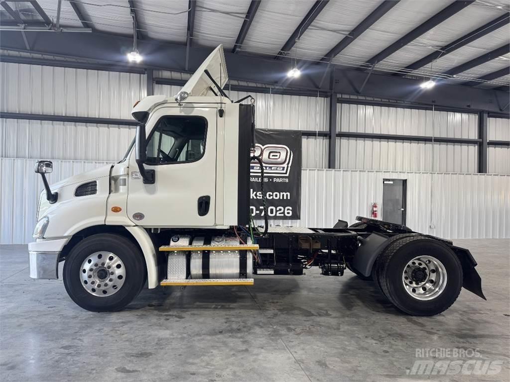 Freightliner CA113 Tractor Units