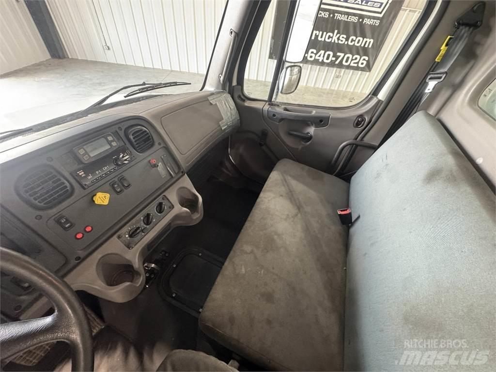 Freightliner M2106 Box body trucks