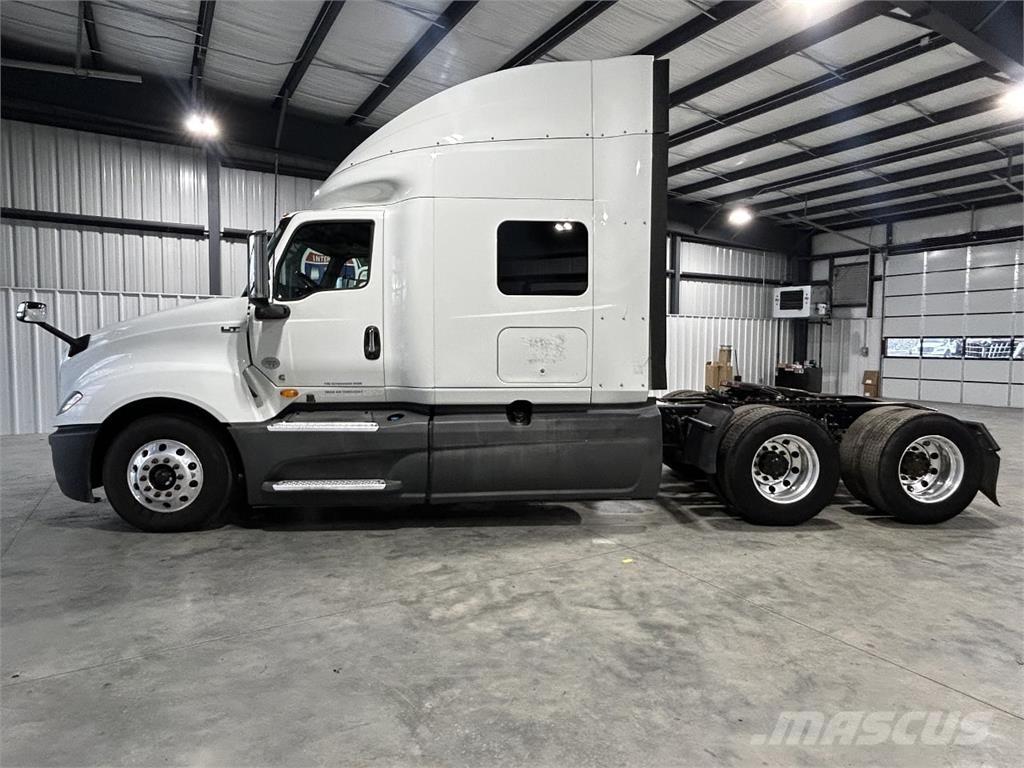 International LT625 Tractor Units