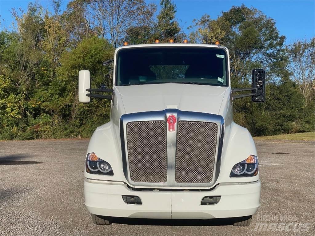 Kenworth T680 Tractor Units