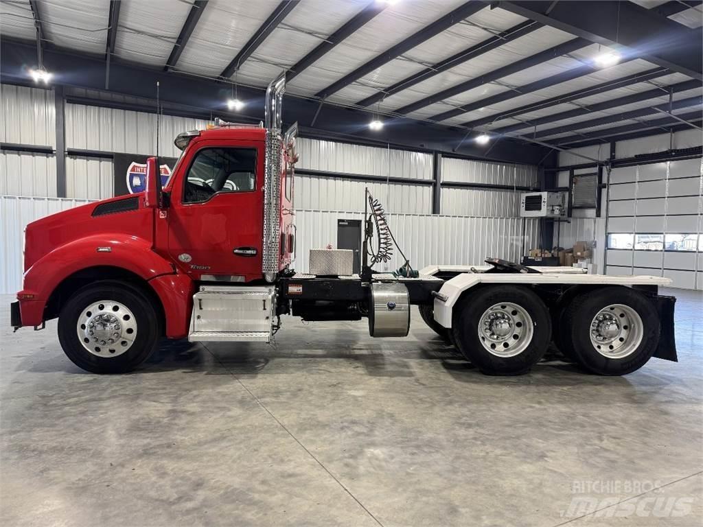 Kenworth T880 Tractor Units