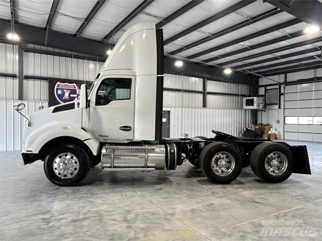 Kenworth T880 Tractor Units