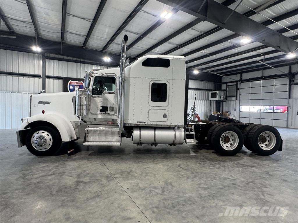 Kenworth W900 Tractor Units
