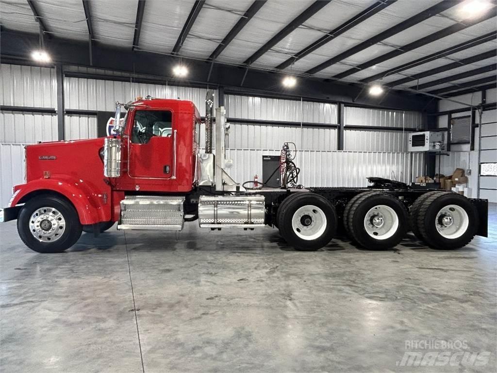Kenworth W900L Tractor Units