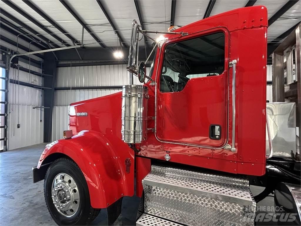 Kenworth W900L Tractor Units