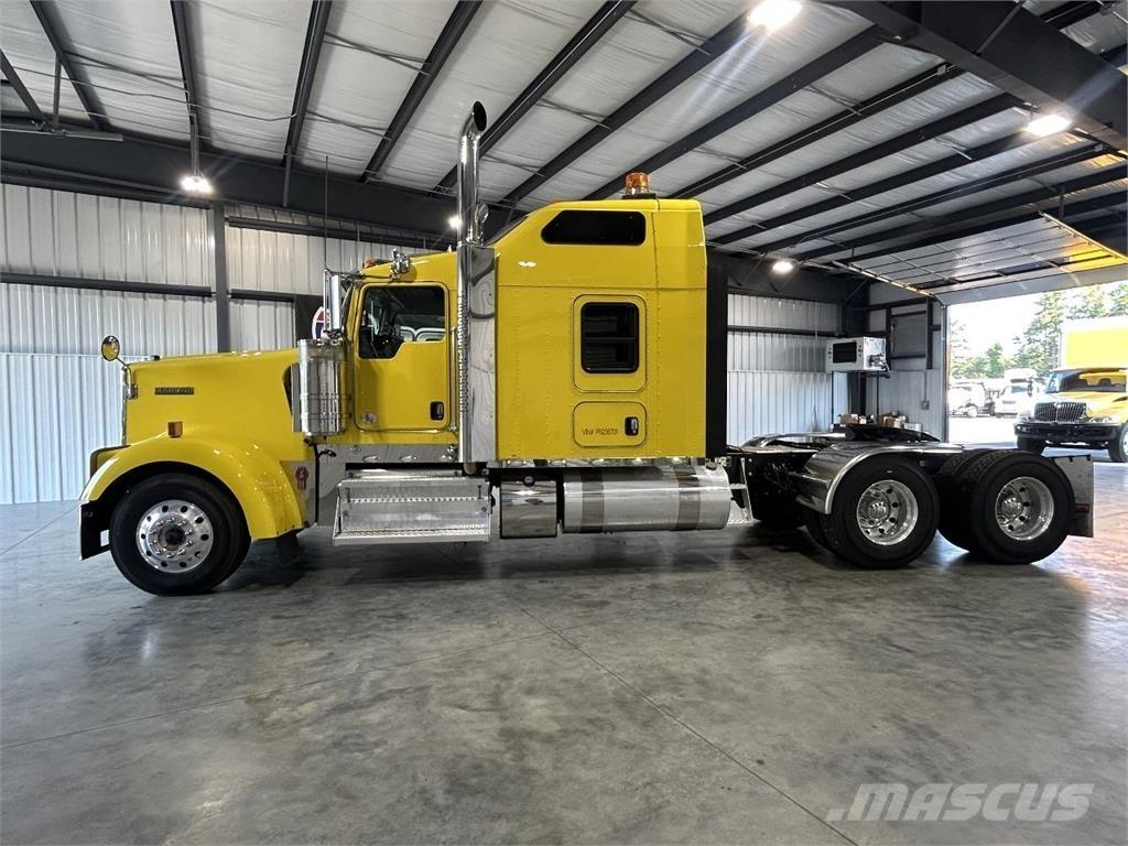 Kenworth W900L Tractor Units