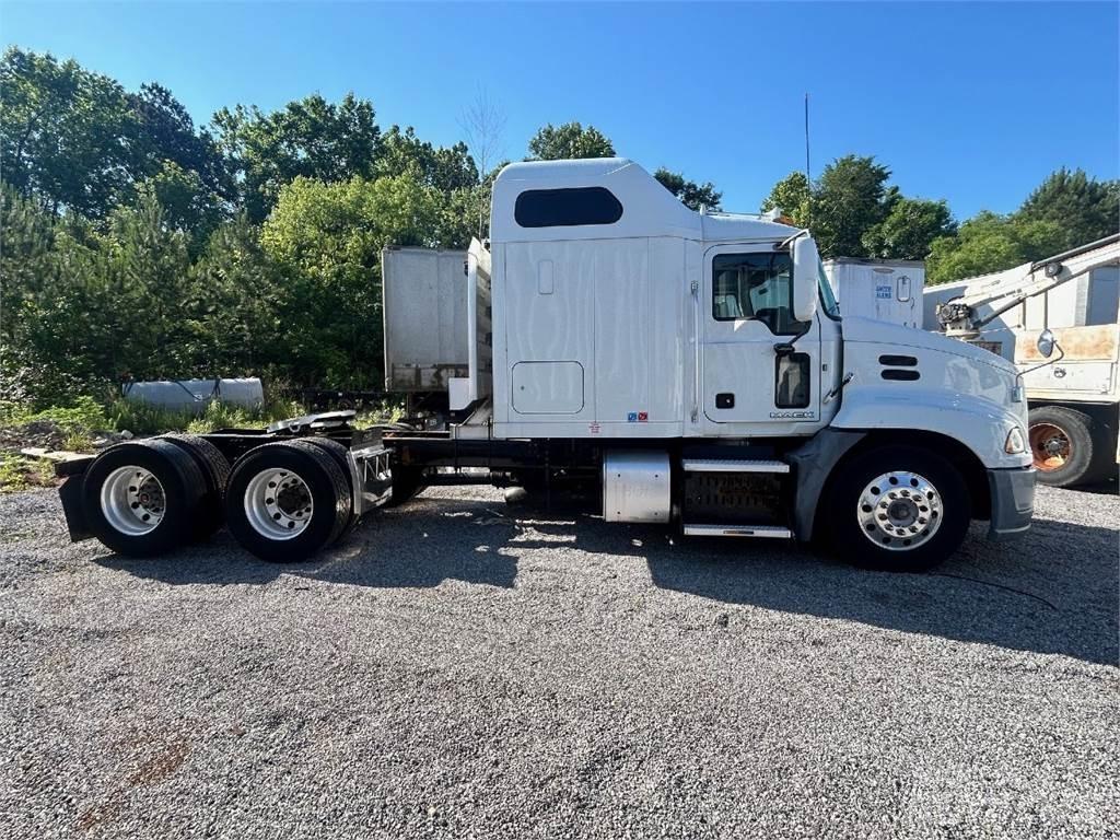 Mack CXU613 Tractor Units