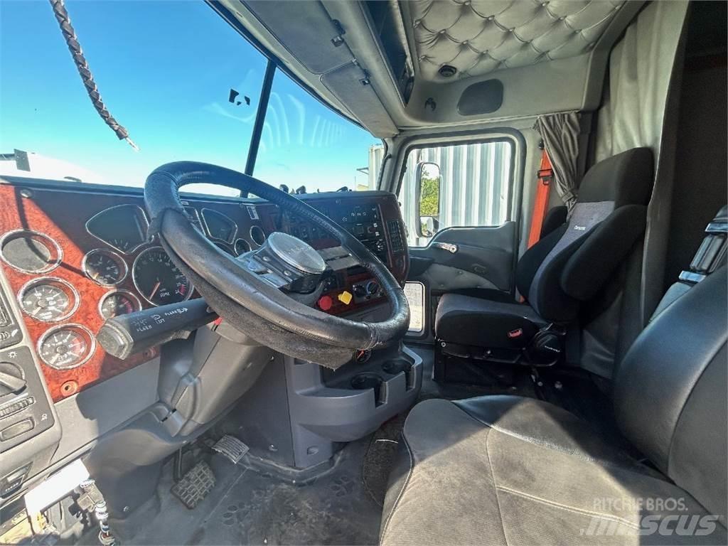 Mack CXU613 Tractor Units
