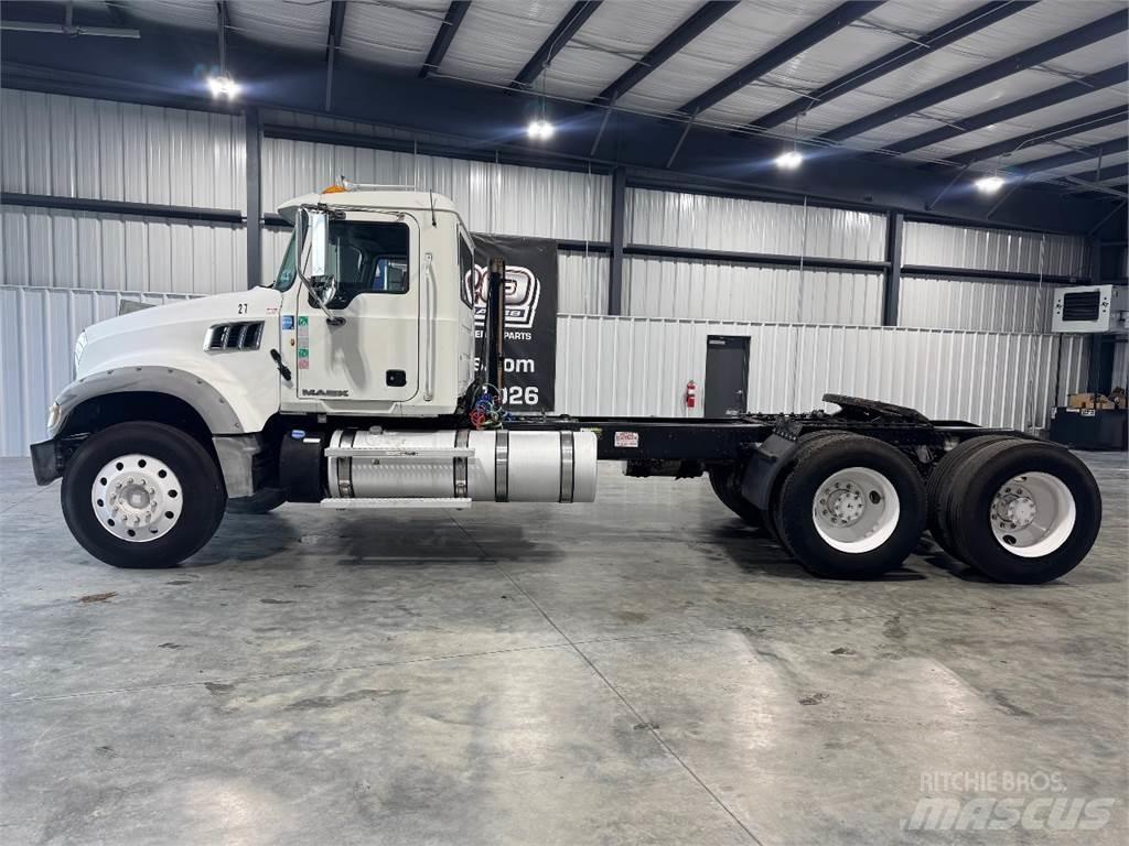 Mack GU713 Tractor Units
