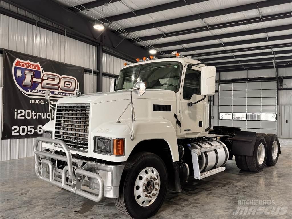 Mack Pinnacle Tractor Units