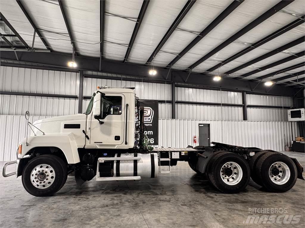 Mack Pinnacle Tractor Units
