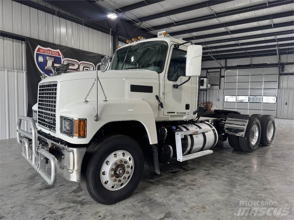 Mack Pinnacle Tractor Units