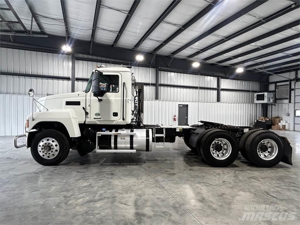 Mack Pinnacle Tractor Units