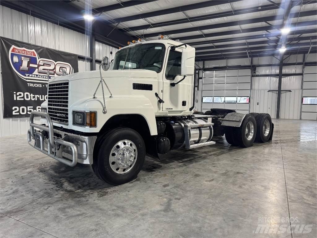 Mack Pinnacle 64T Tractor Units