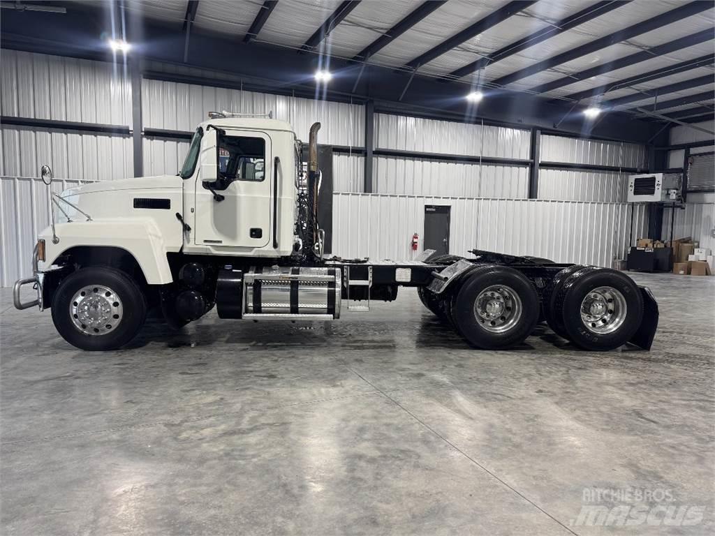 Mack Pinnacle 64T Tractor Units