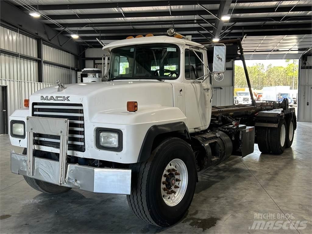 Mack RD688S Container Frame trucks