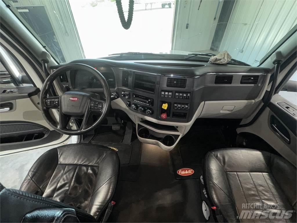 Peterbilt 579 Tractor Units