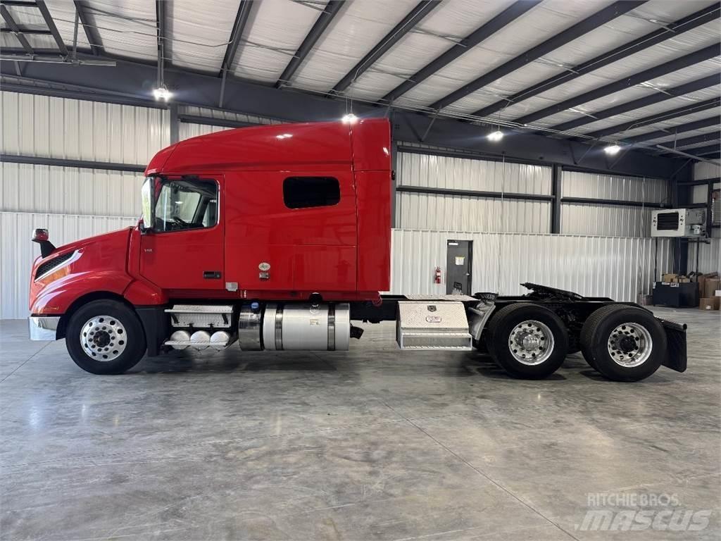 Volvo VNL64T740 Tractor Units