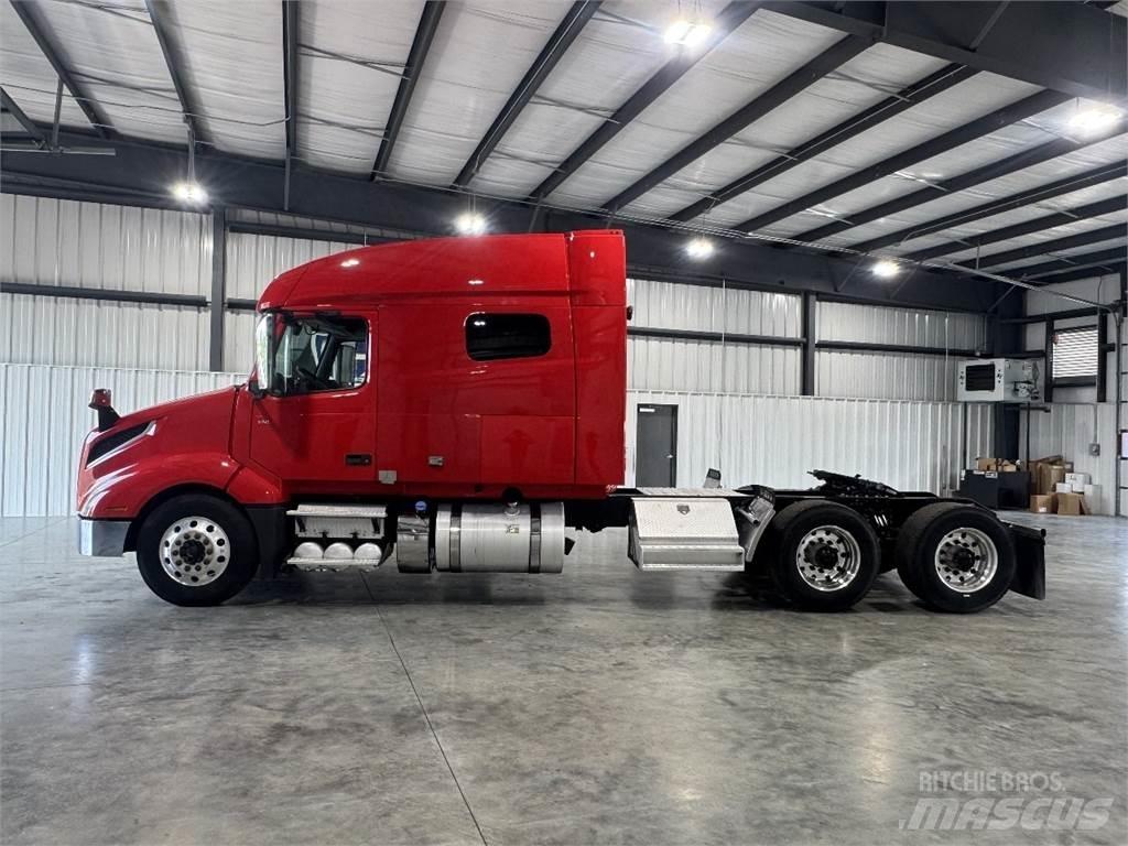 Volvo VNL740 Tractor Units