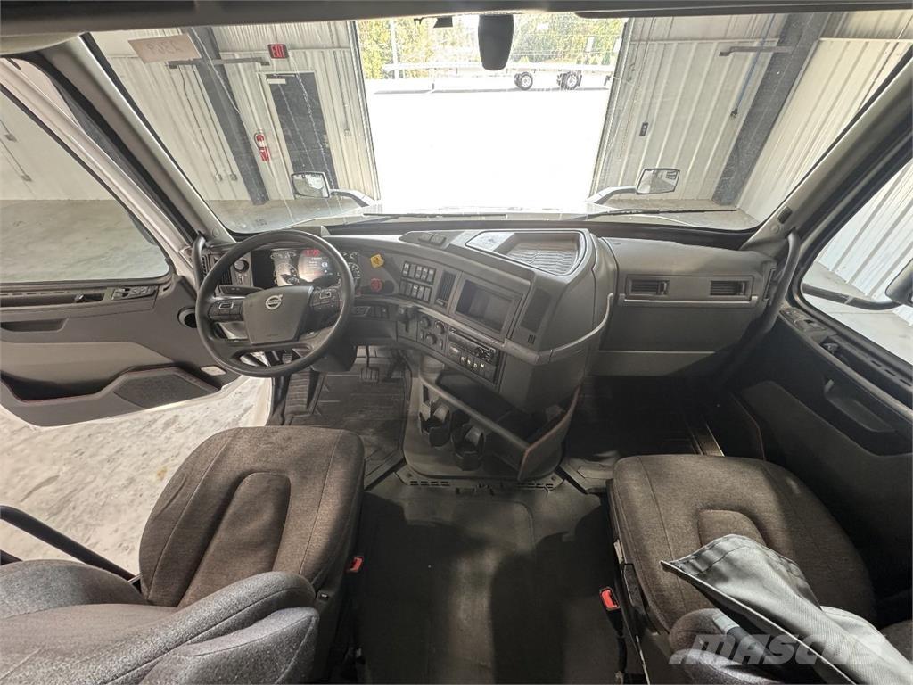 Volvo VNL760 Tractor Units