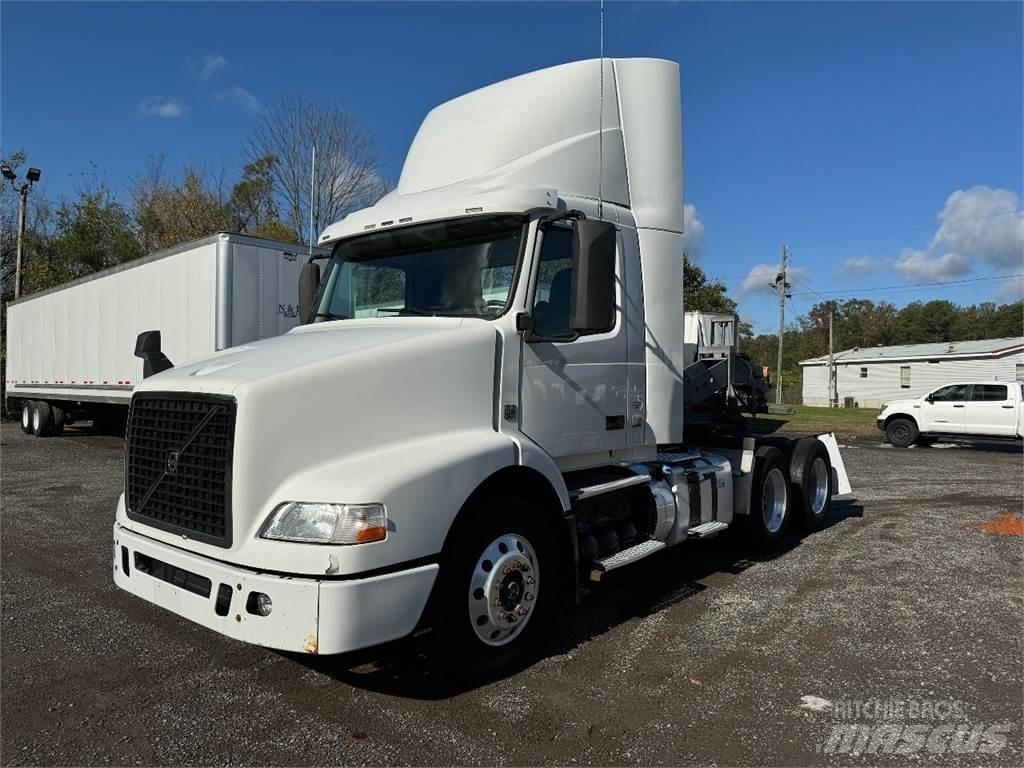 Volvo VNM64T200 Tractor Units