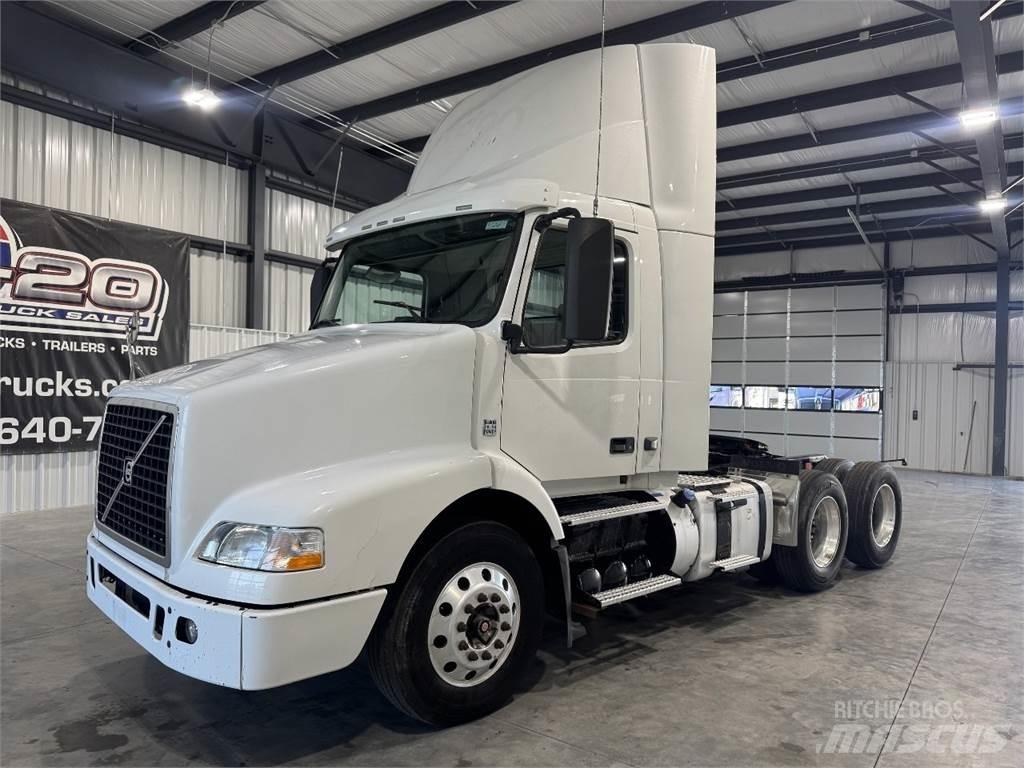Volvo VNM64T200 Tractor Units