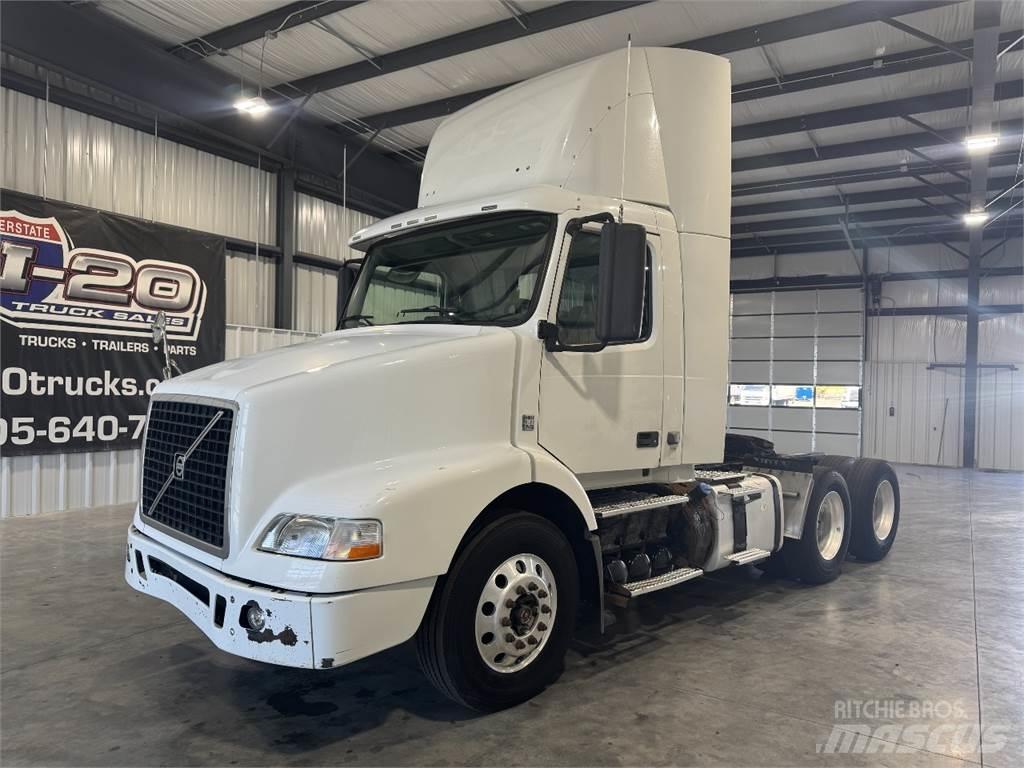 Volvo VNM64T200 Tractor Units