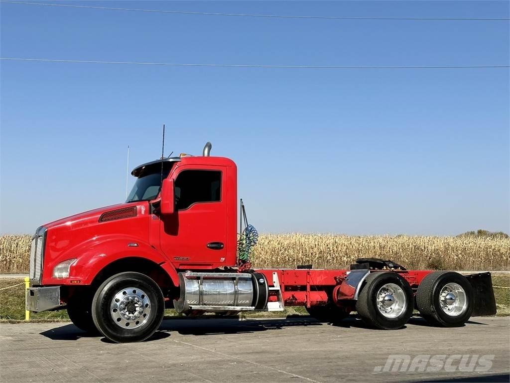 Kenworth T880 Tractor Units